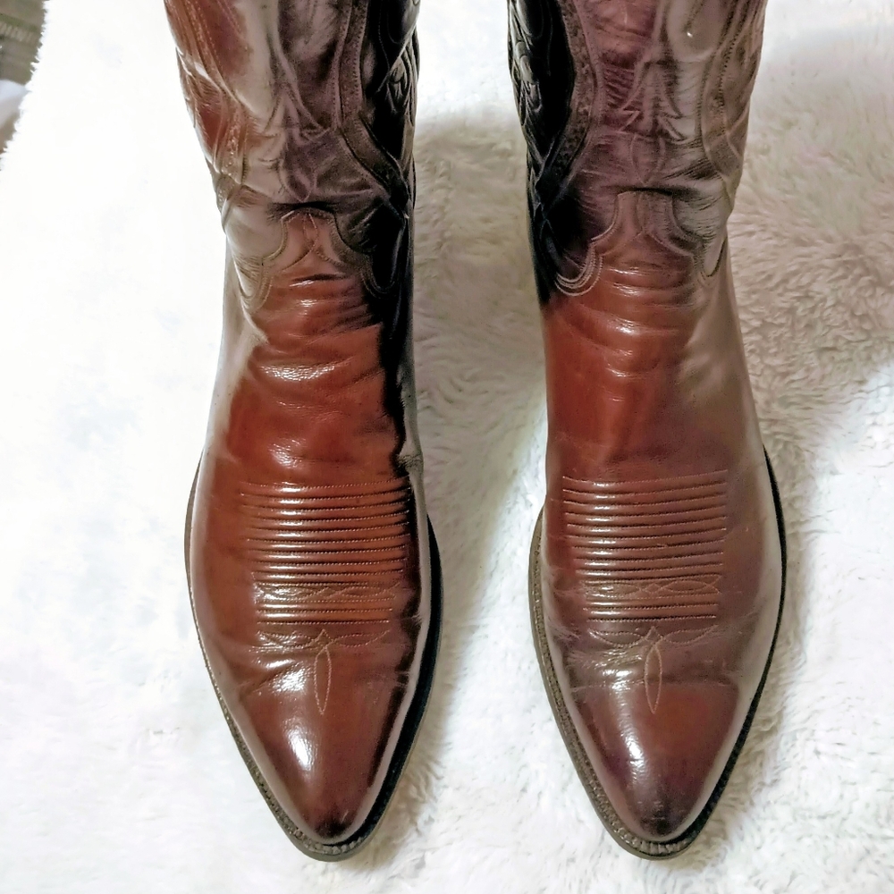 Elegant Lucchese goatskin cowboy boots. Rich cordovan color, Size 15A